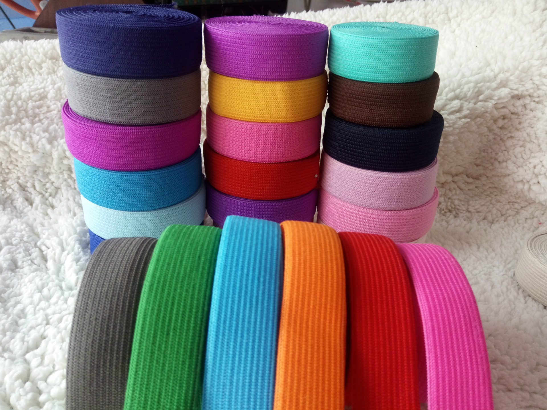 澳美织带厂家 直销绦纶服装箱包松紧带 25mm彩色针织弹力带