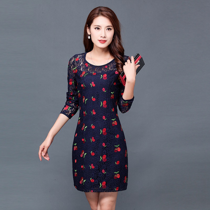 正品哥弟2016秋新款时尚优雅圆领    韩版中年绣花蕾丝长袖连衣裙