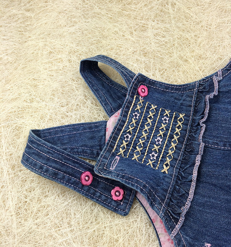 2017秋季新款女童牛仔裤背带裤新生儿连体牛仔开裆背带裤