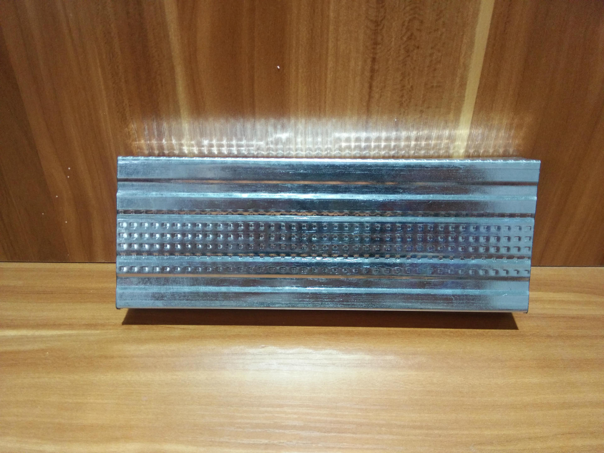 厂家直供轻钢龙骨龙骨隔墙 隔墙竖龙骨 跨境产品厂家 u型轻钢龙骨