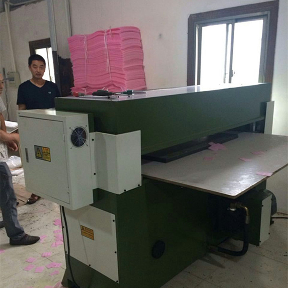 热销江浙沪 沈阳海绵布料 泳衣辅料精密四柱裁断机 下料机 视频