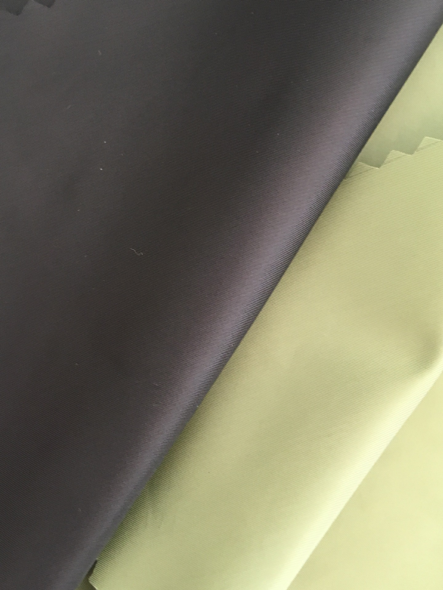 300tf涤塔夫 平纹 油面压光 厂家直销 雨衣羽绒服面料布料