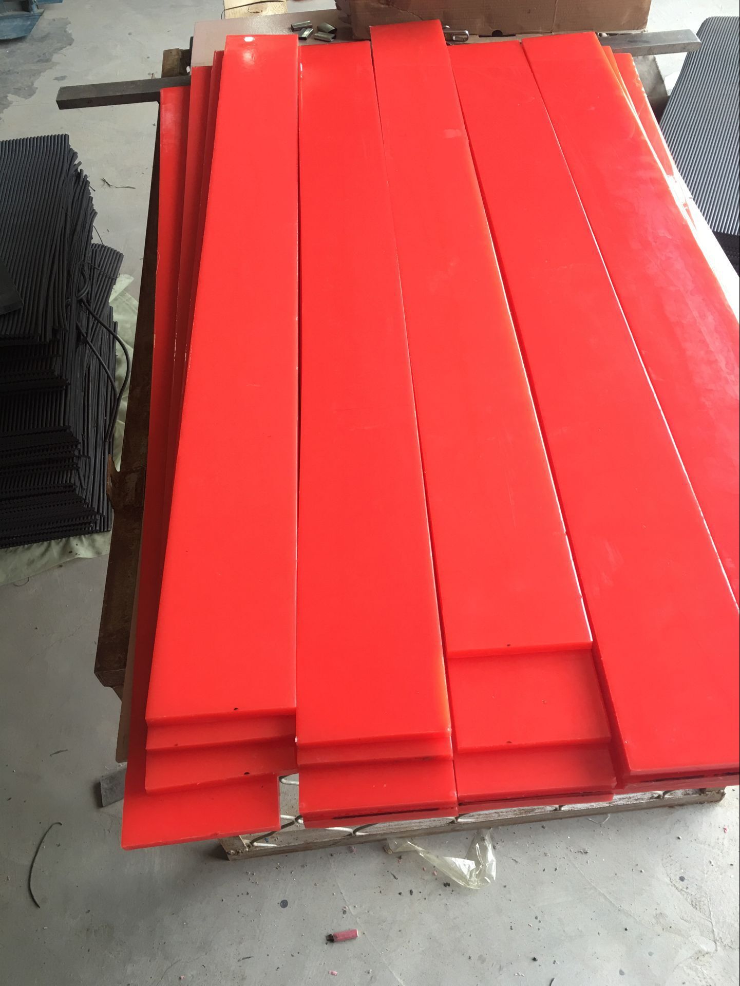 济宁国龙240*15聚氨酯防溢裙板 聚氨酯平板裙板