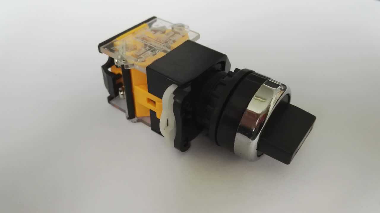 供应lay38(la38)-20x3 三档旋钮开关选择按钮 厂家直销