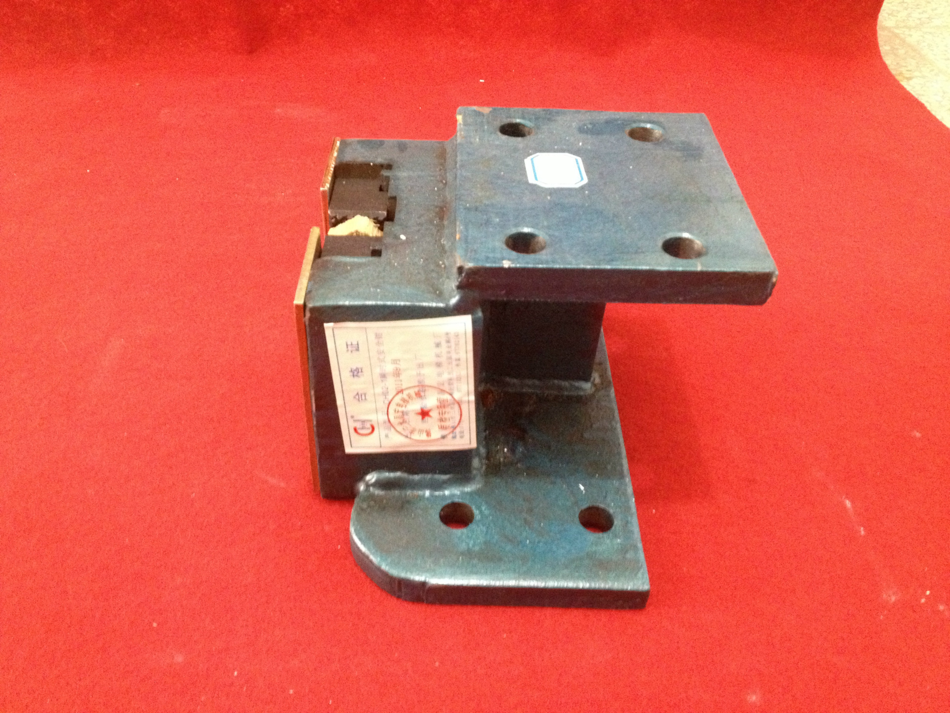 电梯配件/瞬时安全钳/205型/t75导轨含提拉机构