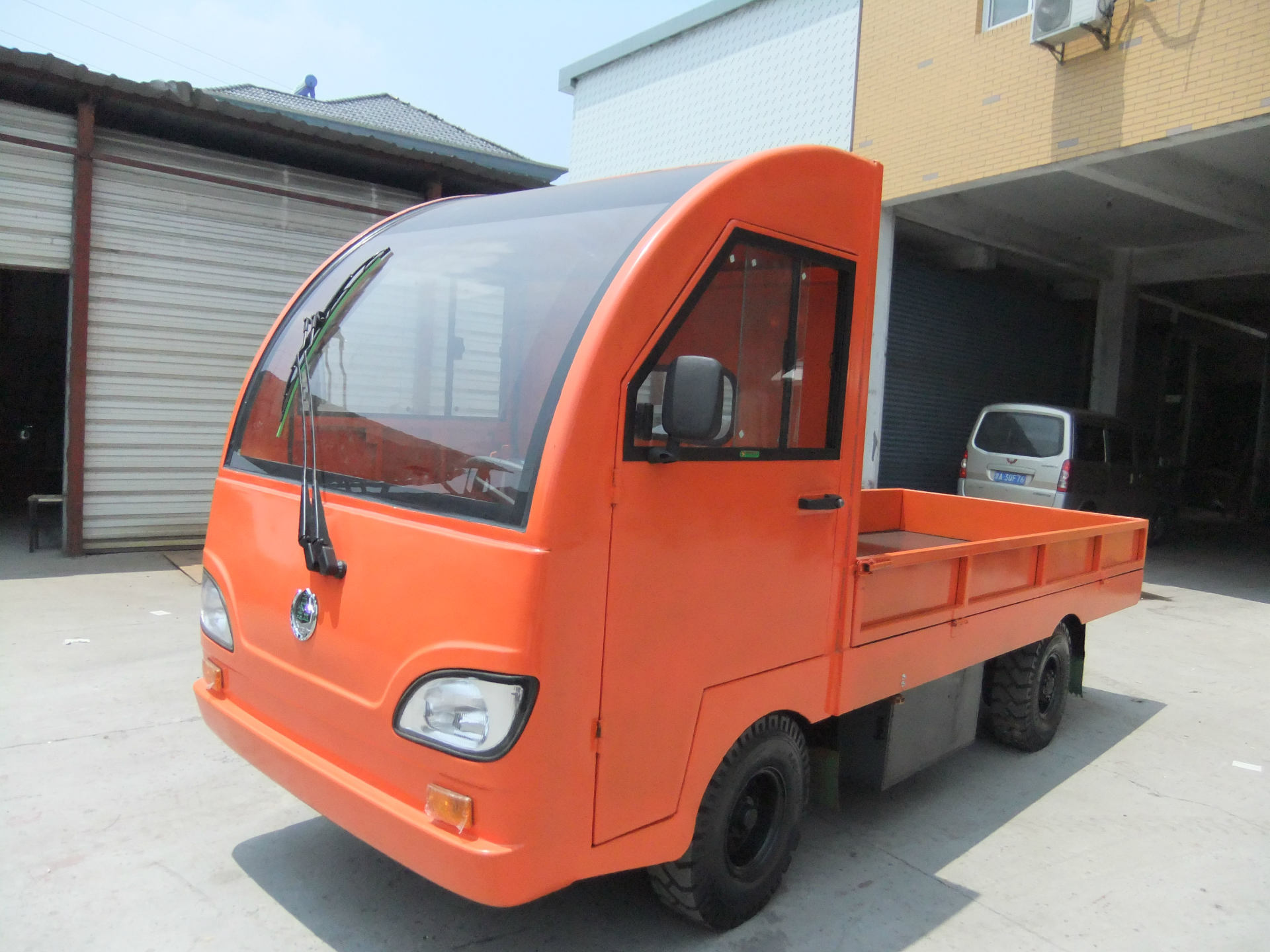 qy-4电动牵引车 小型牵引车 直销电动牵引车 牵引车厂家
