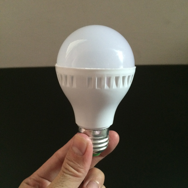 3w/5w/7w/9w led暖光/白光灯泡 e27螺口led节能塑料球泡 光源现货