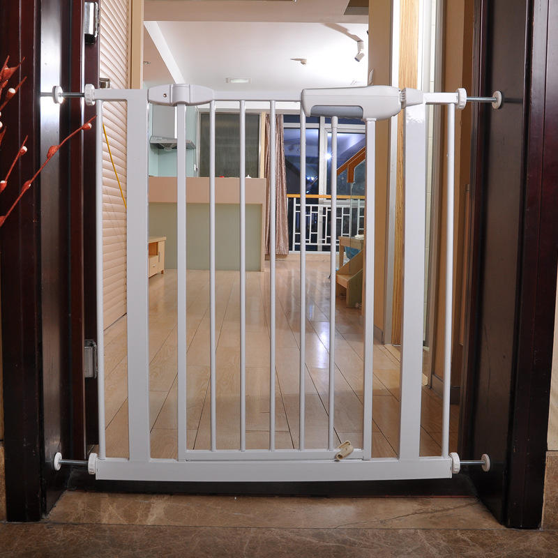 批发2022夏新款家用楼道门护栏庭院宠物隔离门楼梯隔断门栏宽度可调节