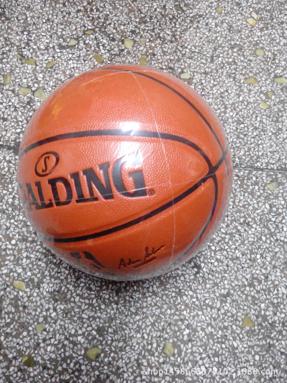 斯伯丁74-570y篮球 高档pu篮球批