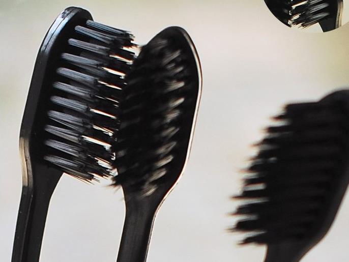 j132 纳米牙刷 黑色竹炭牙刷 韩国纳