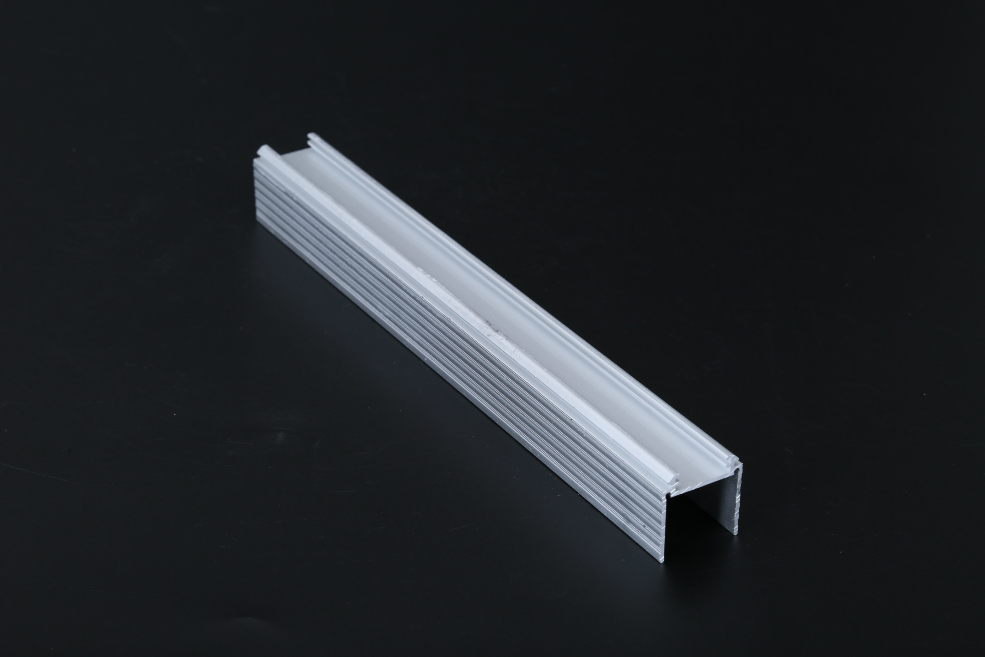 灯饰有限公司 供应信息 其他灯具配附件 led线条灯铝型材2线条灯铝材