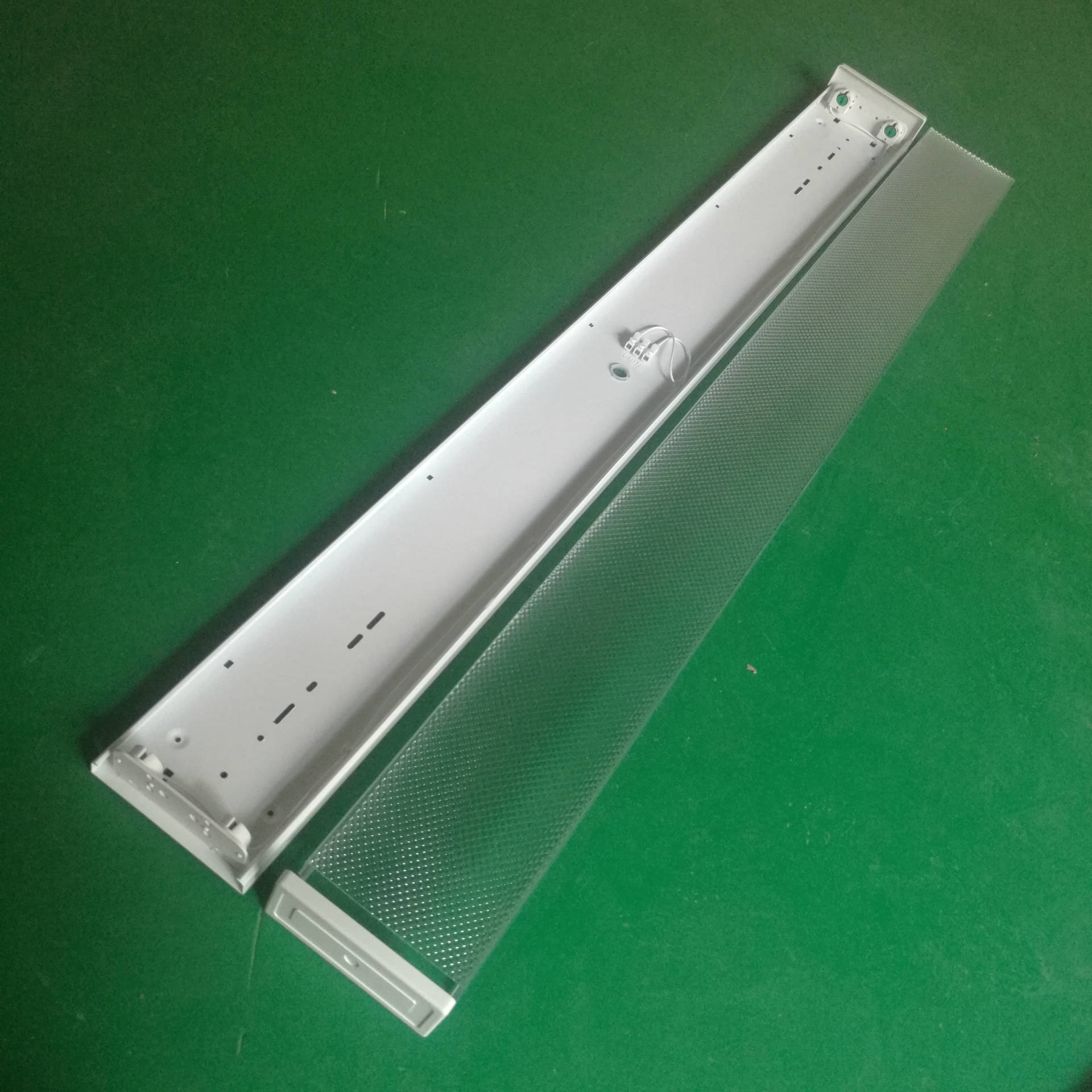 厂价低价销售t8led钻石花净化支架 单管棱晶支架 t8单管防尘支架