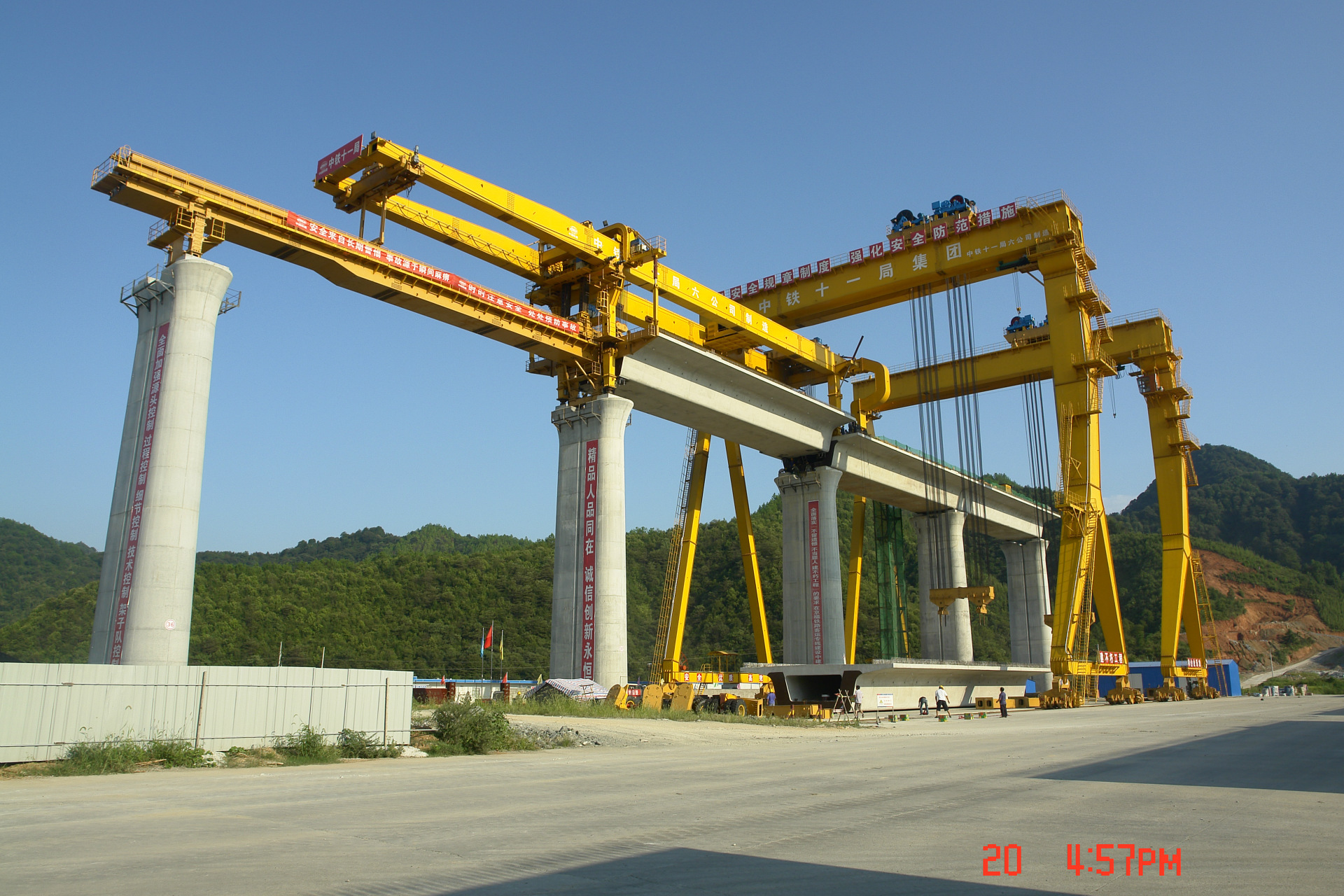 铁路架桥机 公铁两用架桥机 50m-200t架桥机