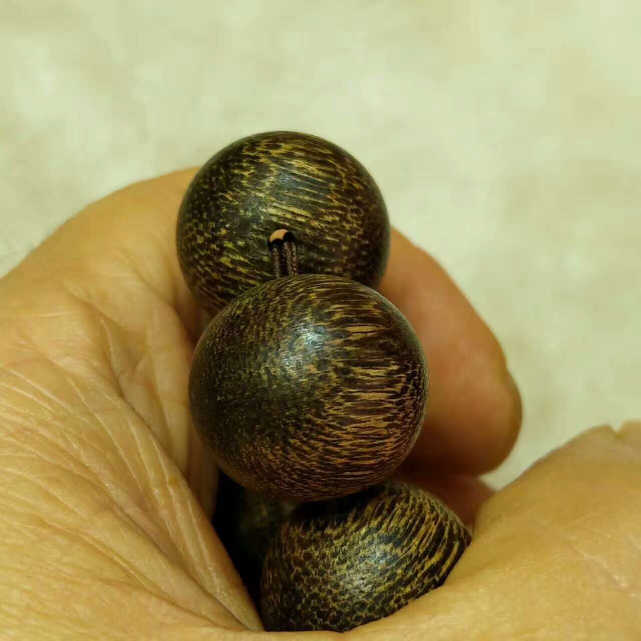 厂家直销 原生高油高密越南金丝沉香手串 药香奶香手链女男士手珠