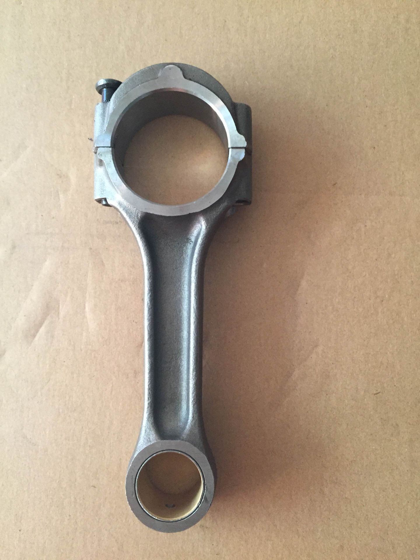 韩国现代叉车d4bb发动机连杆进口叉车配件斗山叉车配件