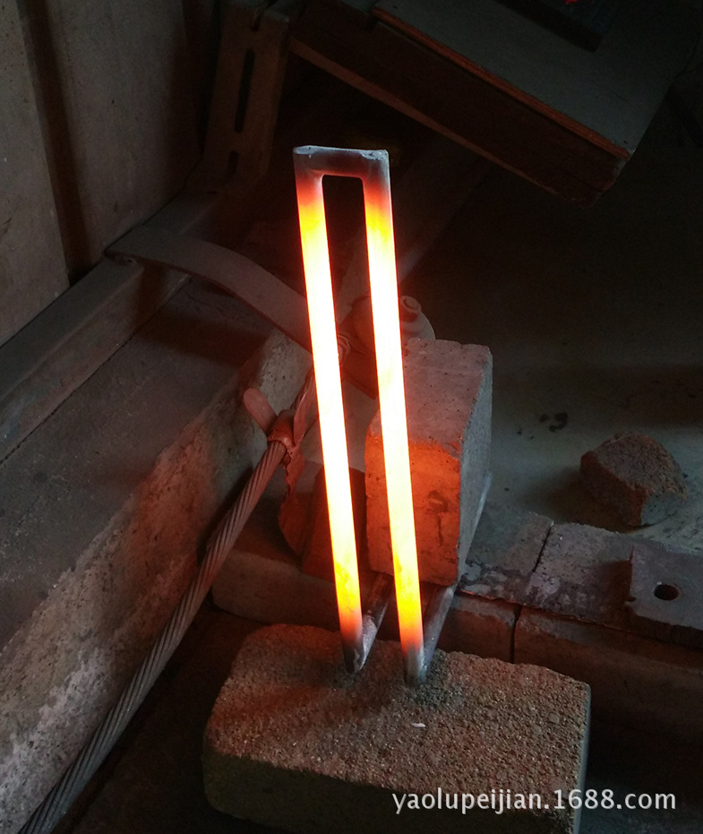 厂家直销恒耐u型直角硅碳棒特种电热窑炉高温窑炉专用加热棒碳棒