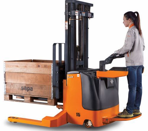 5 2 3吨插腿式电动液压叉车升降堆高车 托盘堆垛车 电动推高机