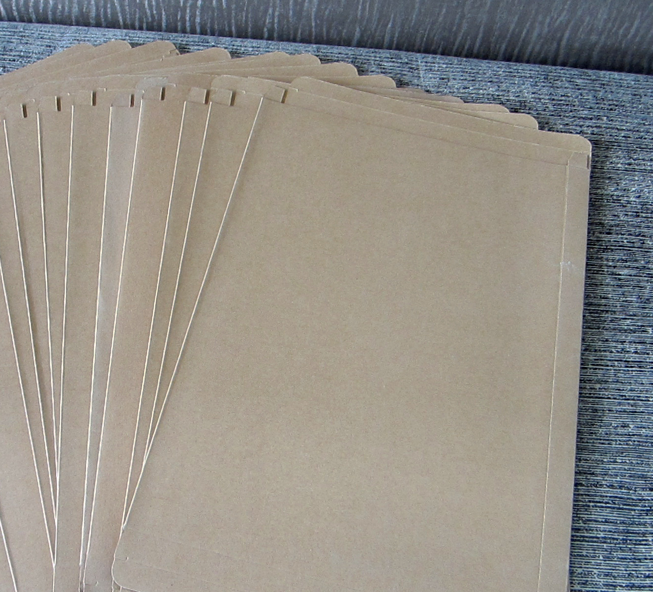 现货批发logo定制高档牛卡纸淘宝快递服装包装盒