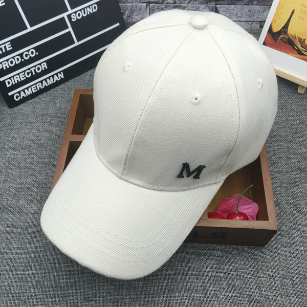 义乌市缕碧电子商务商行 供应信息 帽子 新款韩国代购简单m字母标棒球