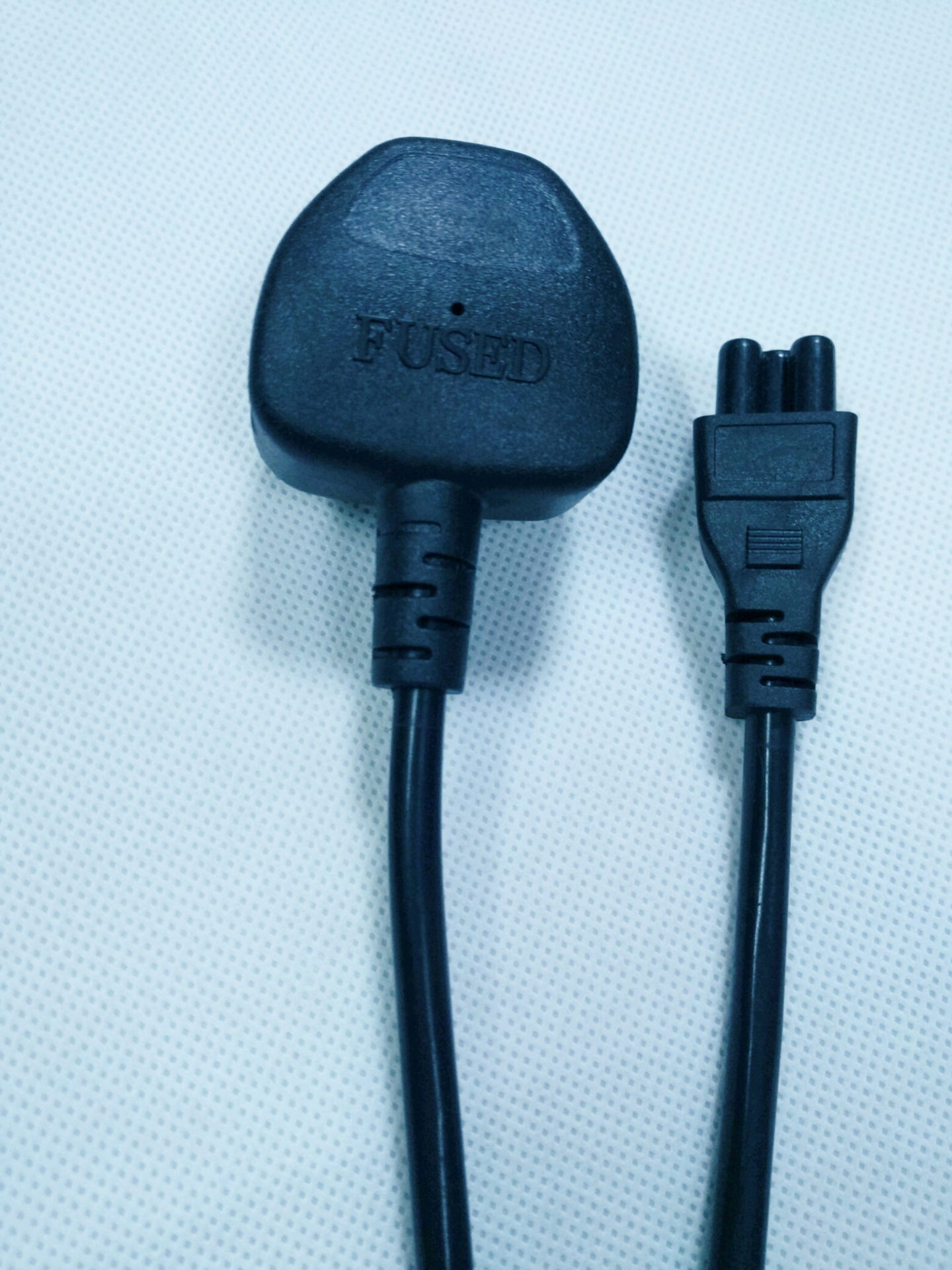 英规电源线 三插梅花尾1.5米0.75平方梅花电线 英式带保险丝插头