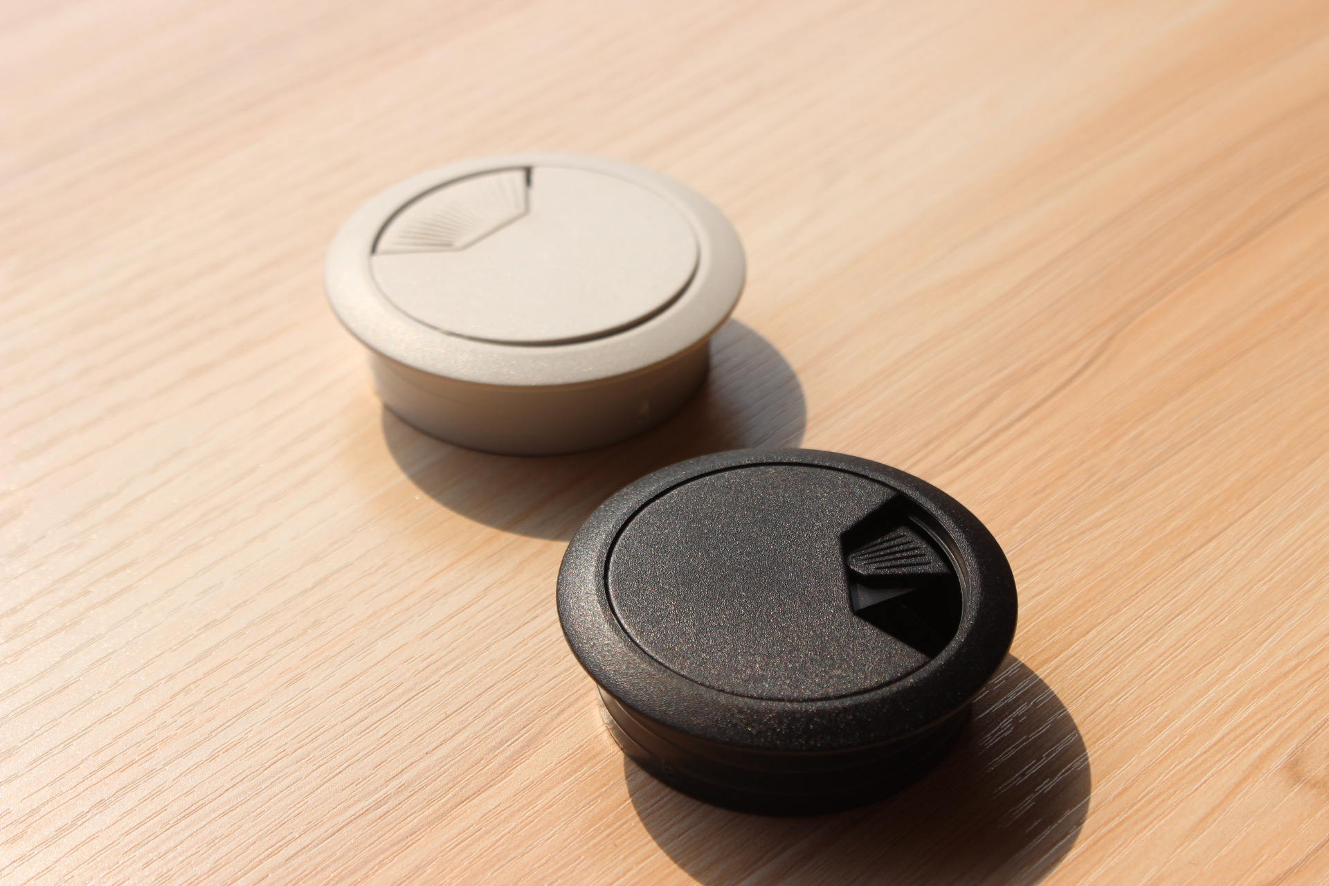 厂家直销 热销品桌面走线盒 高档电脑桌线孔盖 穿线盒 穿线孔