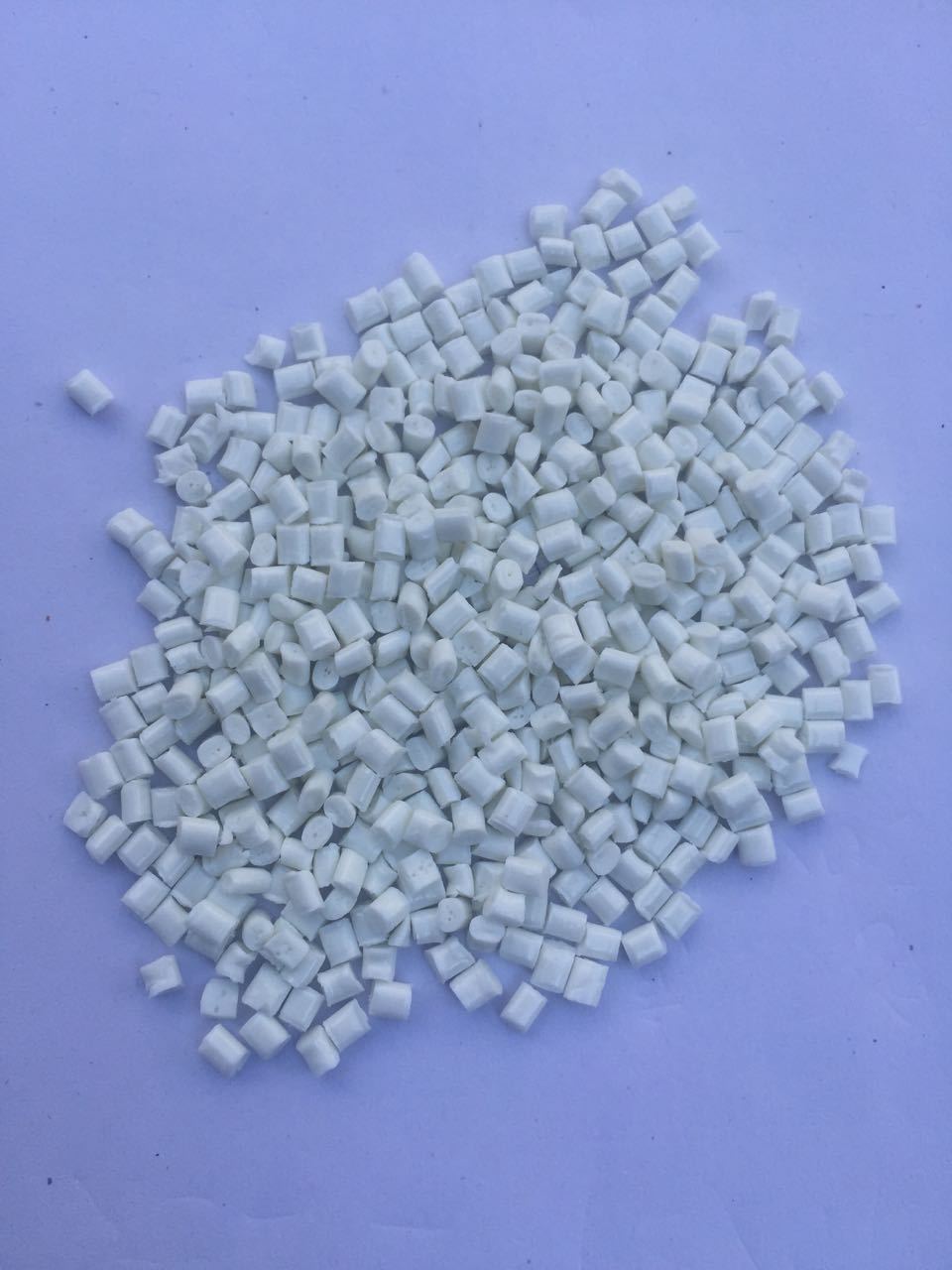 pc再生料 白色 高强度 高光增韧 阻燃环保塑料
