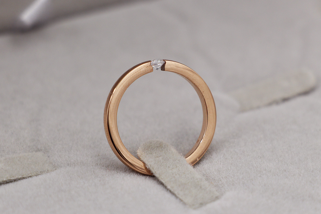 j2-210批发玫瑰金女夹钻开口夹镶钻单钻同款戒指 玫瑰金戒指女