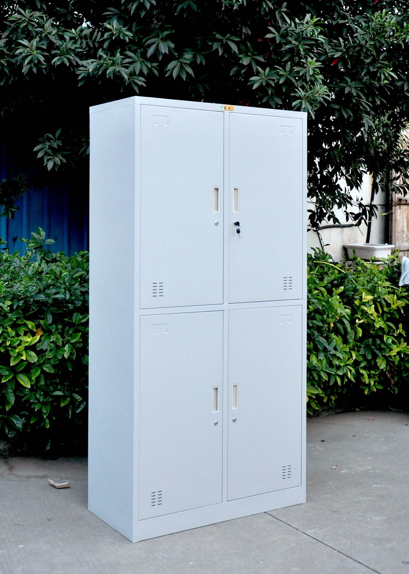 四门更衣柜 洗浴中心更衣柜 员工钢制挂衣柜 浴池浴室更衣箱