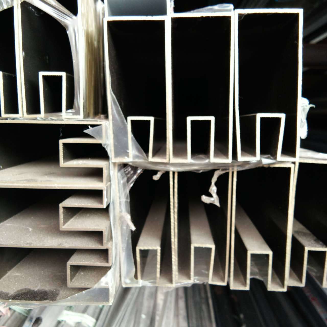 佛山厂家卷帘门边框铝槽铝型材  6063优质氧化铝合金卷闸门型材