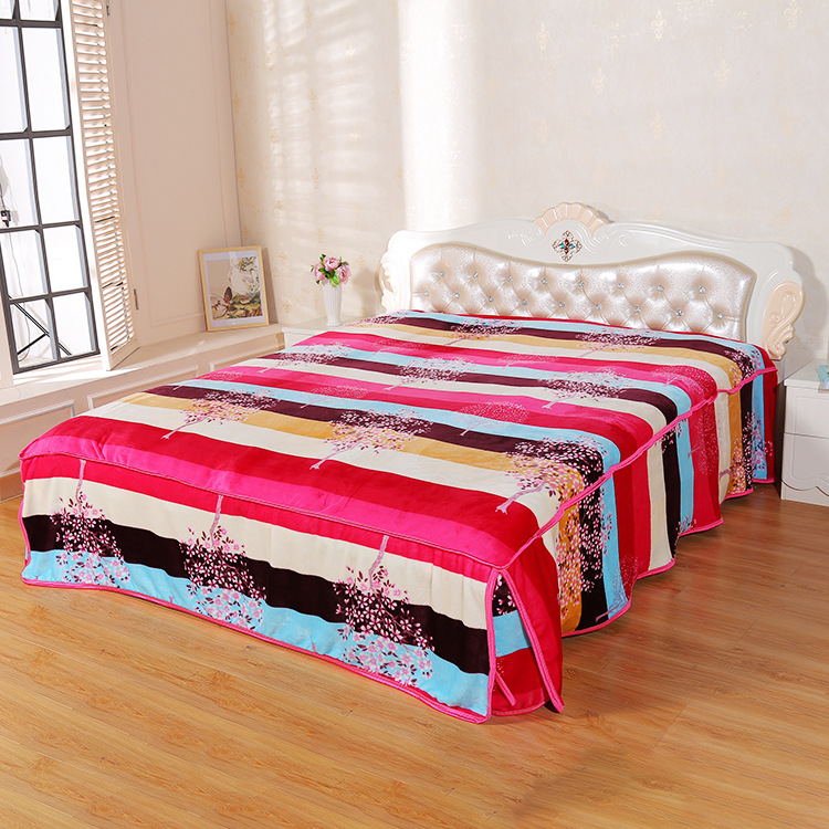 热销新款时尚保暖法兰绒包边床罩席梦思条纹床裙床上用品现货批发