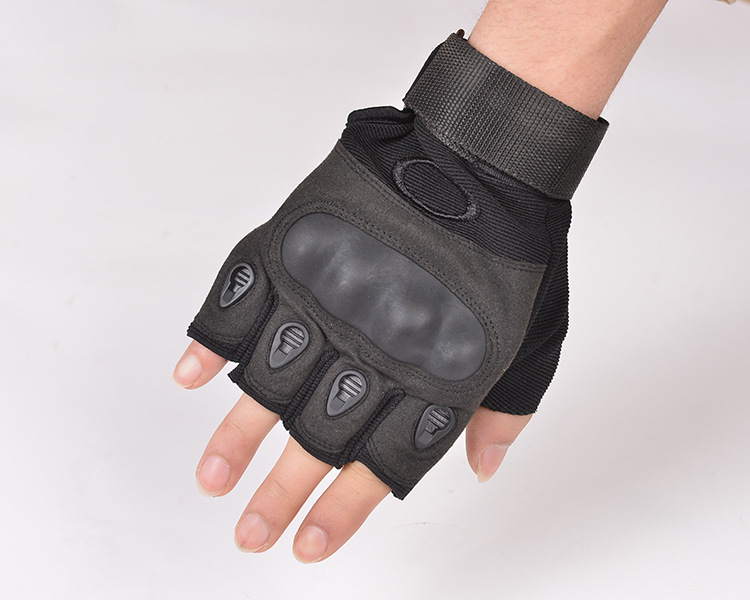 户外黑鹰军用半指战术手套 防割防滑防护骑行健身运动格斗手套