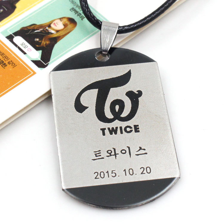 no15热卖学生明星周边饰品批发 流行韩国明星项链 twice标志