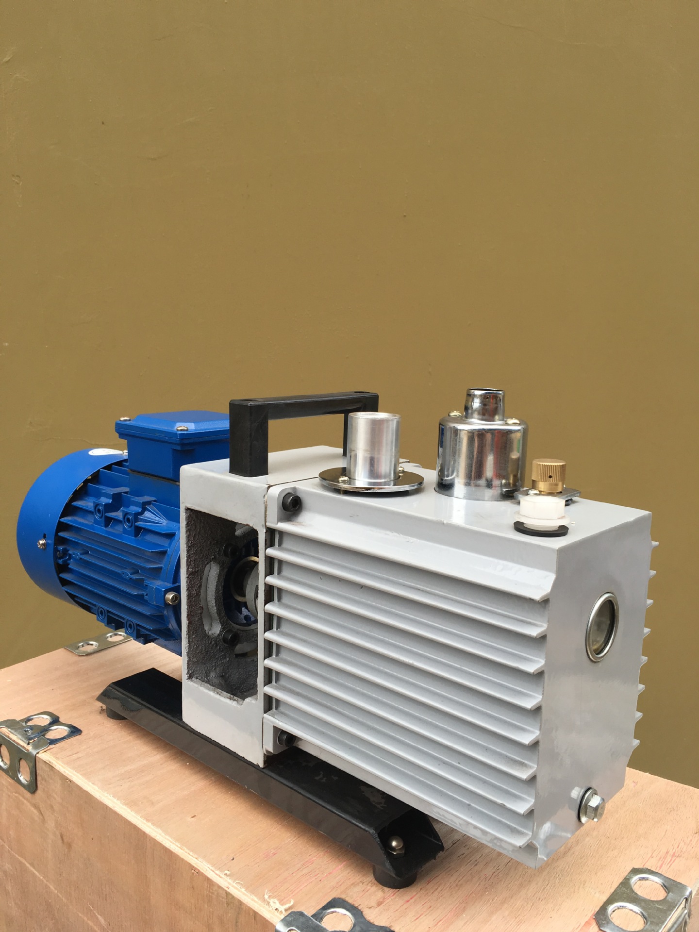 供应旋片真空泵 2xz气体捕集真空泵 2xz-4优质旋片式真空泵