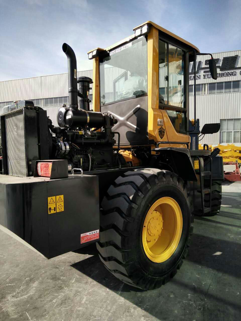 铲车装载机多功能小型液压装载机四驱30型工程建筑养殖抓木机柴油