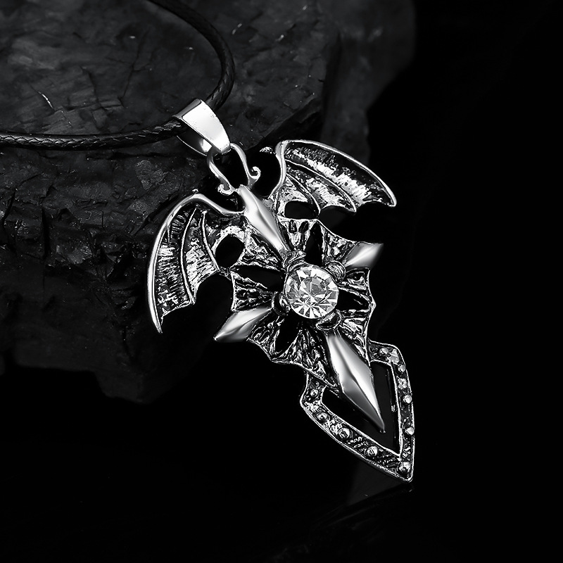 外贸爆款 韩版时尚镶钻蝙蝠翅膀吊坠 个性复古恶魔之翼十字架项链
