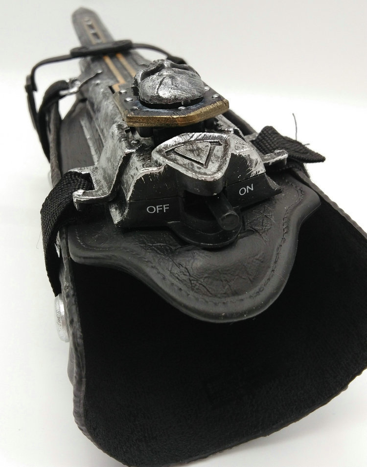 刺客信条4 黑旗 爱德华cosplay袖中箭武器1:1道具袖剑刃可弹射