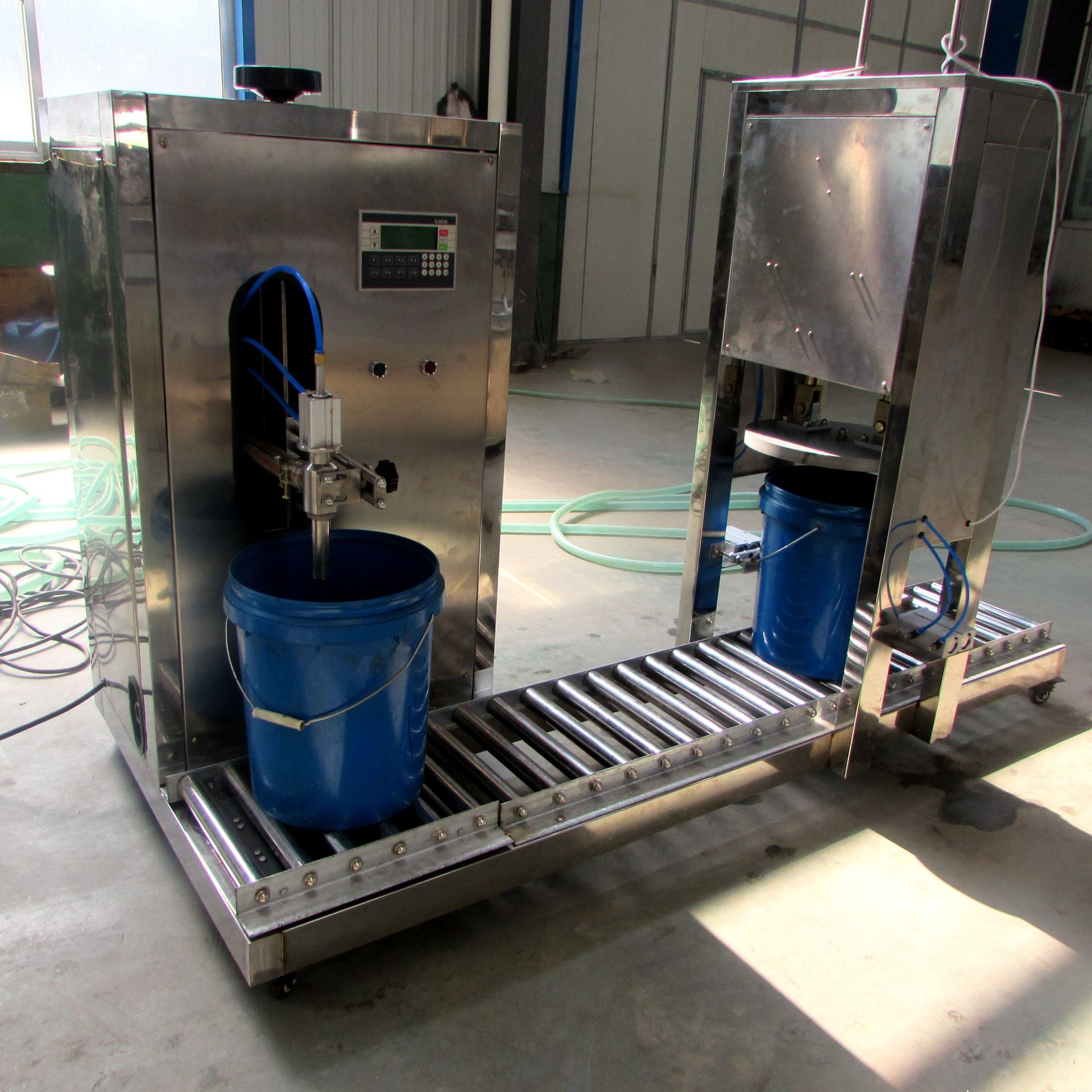 厂家 半自动中桶灌装机 半自动润滑油18kg灌装机 半自动灌装机