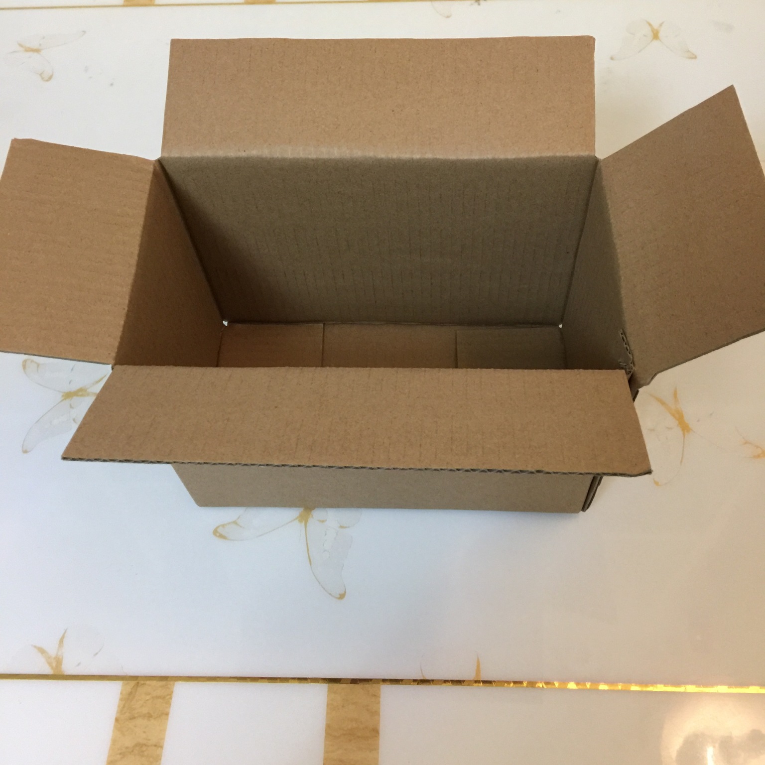 厂家供应现货快递打包盒三层加强7号纸箱 定做纸箱可印刷