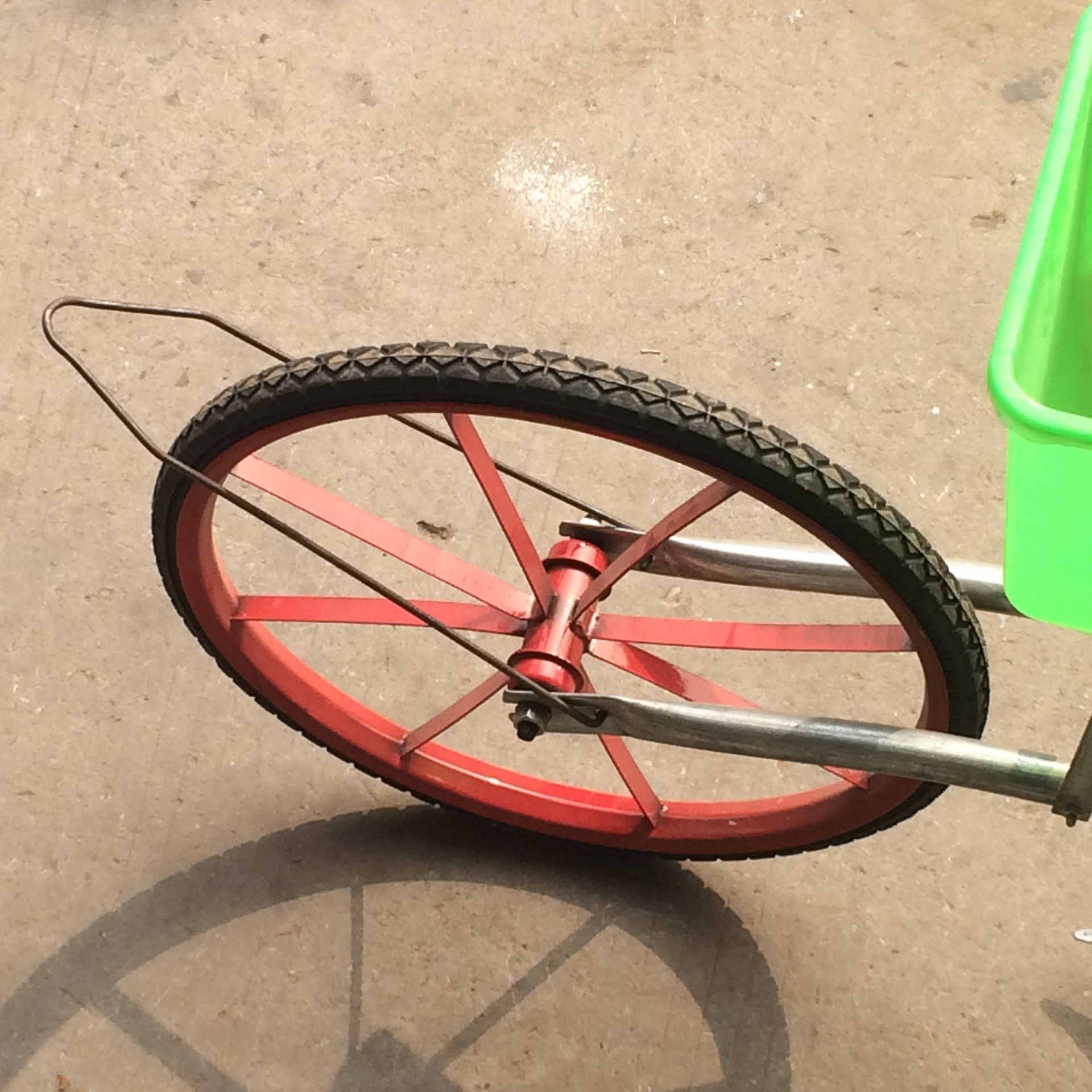 批发零售五金农具新型人力手推式施肥机小型施肥器 轻巧方便