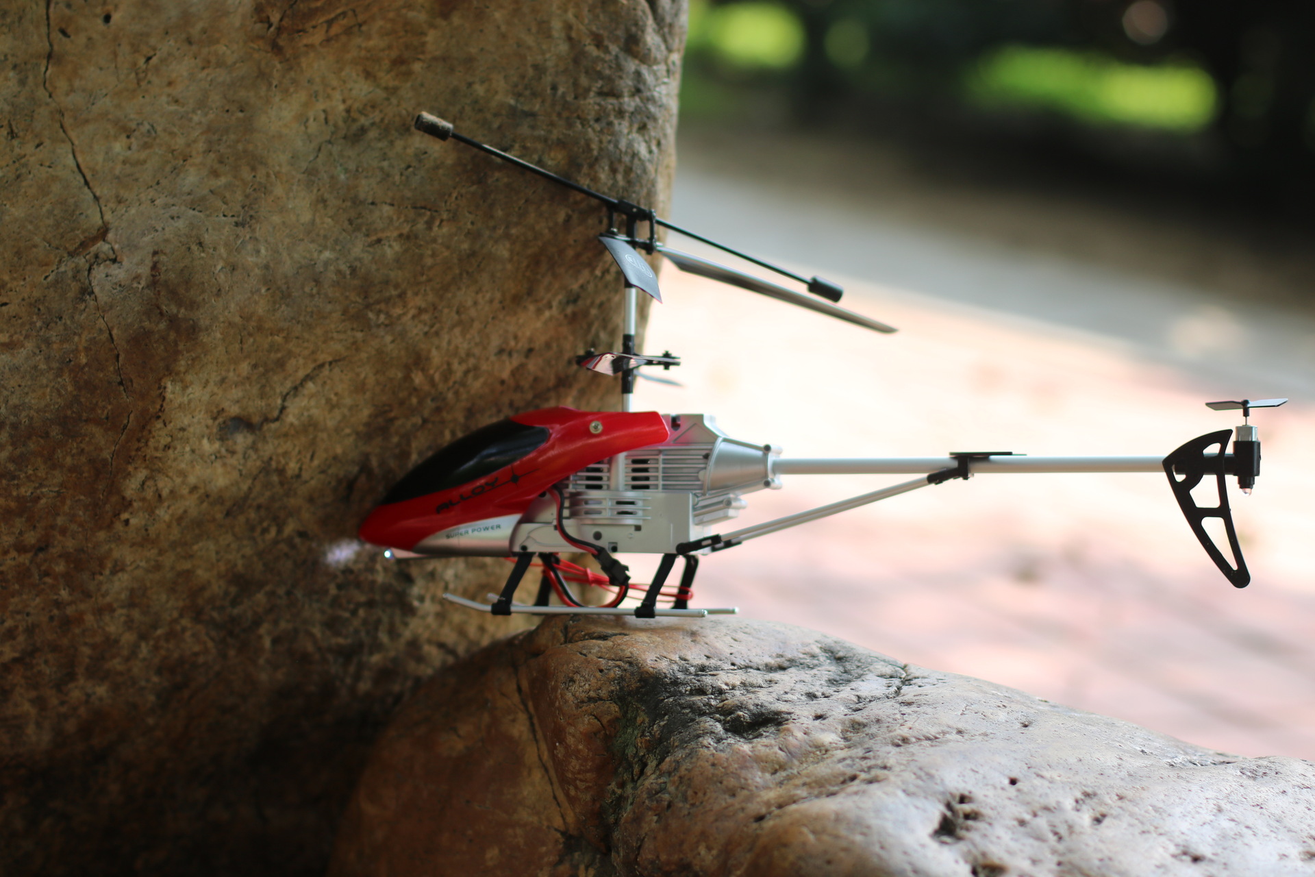 双桨遥控直升机 飞机 陀螺仪 程序 用的 是松翰2711a 刚学几个月