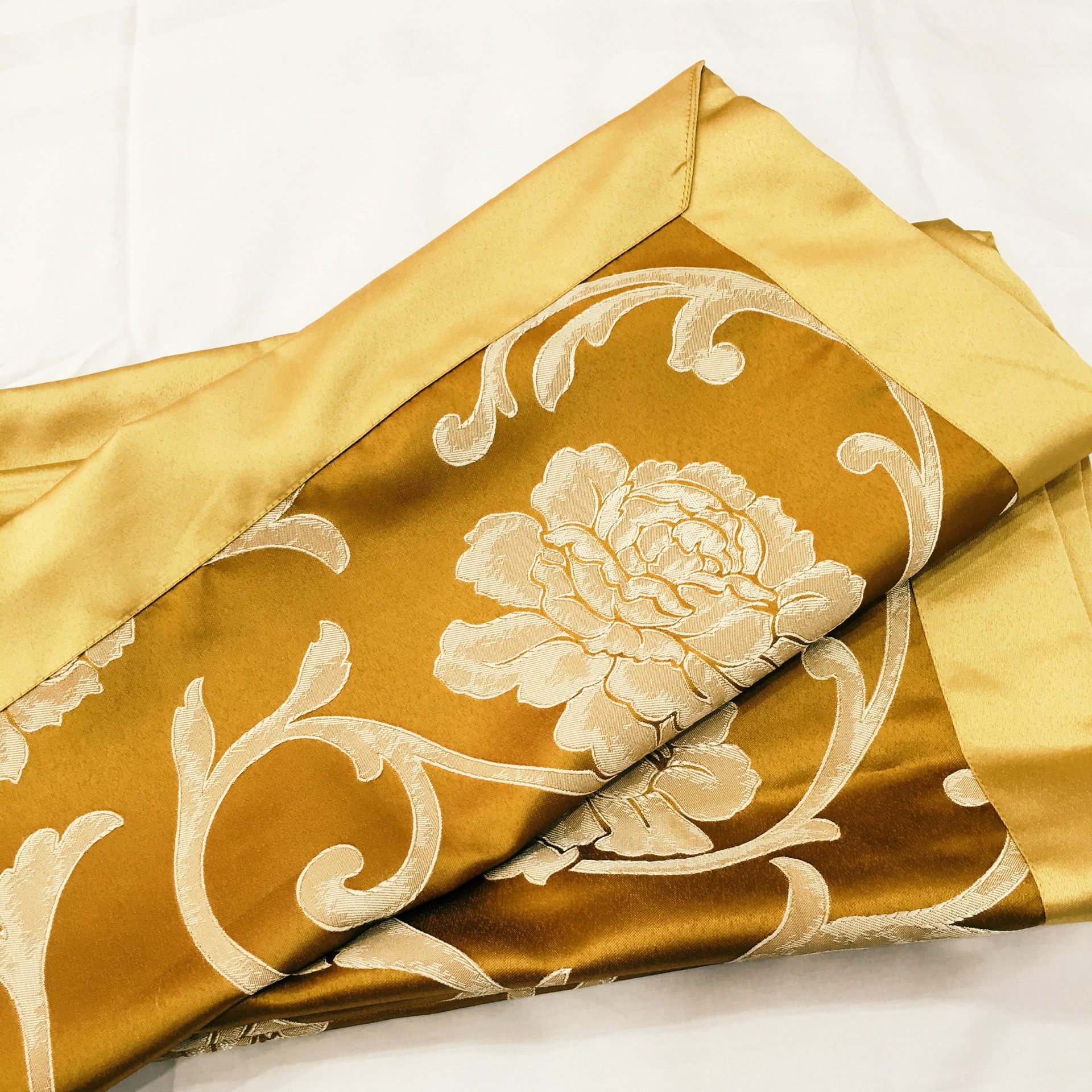 厂家直销 宾馆酒店床上用品床尾巾床旗 酒店荷叶花床尾巾量大价优