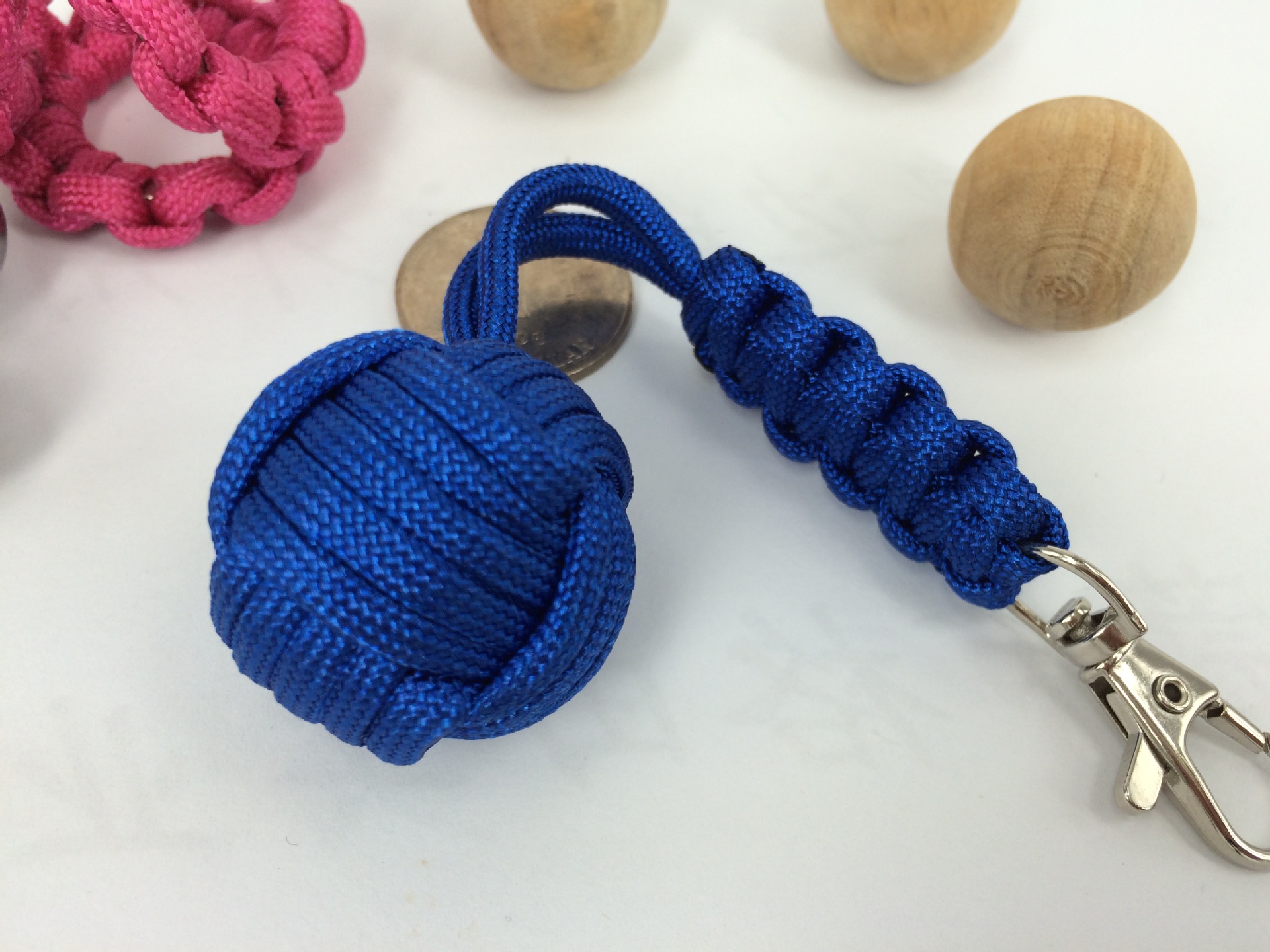 厂家批发 户外伞绳编织钥匙球 钥匙挂件 手工编织打结球