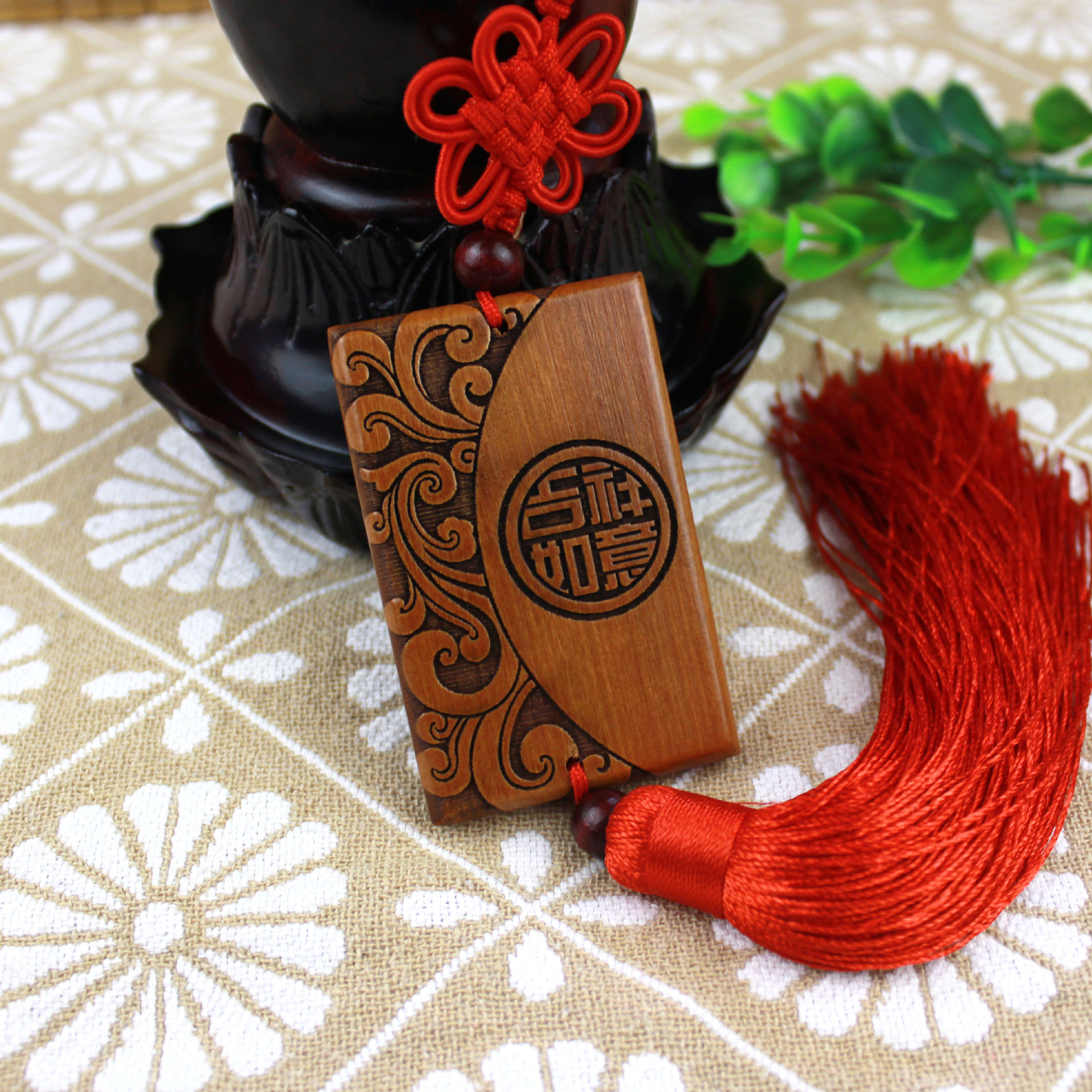 桃木车挂木雕出入平安汽车挂件 中国结汽车内饰用品 促销礼品定制