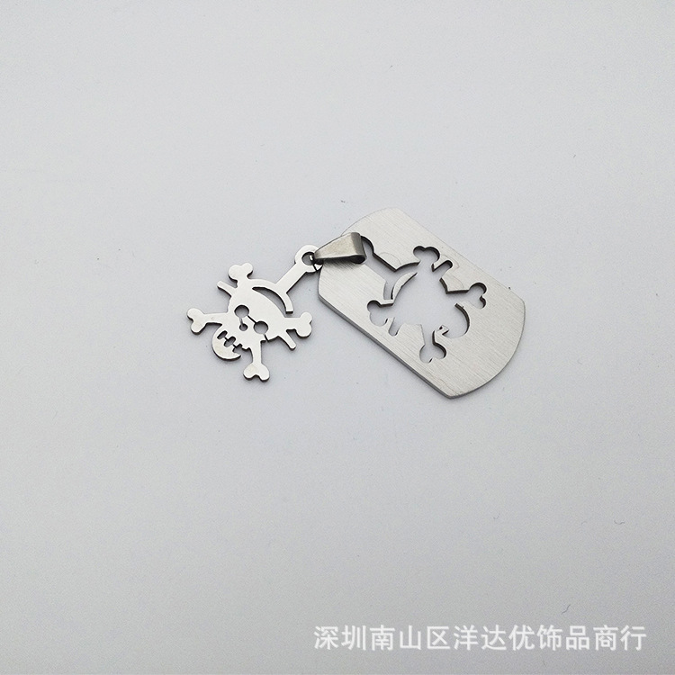 厂价直销欧美饰品 个性不锈钢线切割骷髅鬼头吊牌挂坠 款式多推荐
