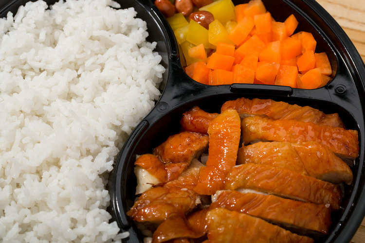 838黑色圆三格外卖一次性饭盒批发环保餐盒微波pp快餐盒打包外卖