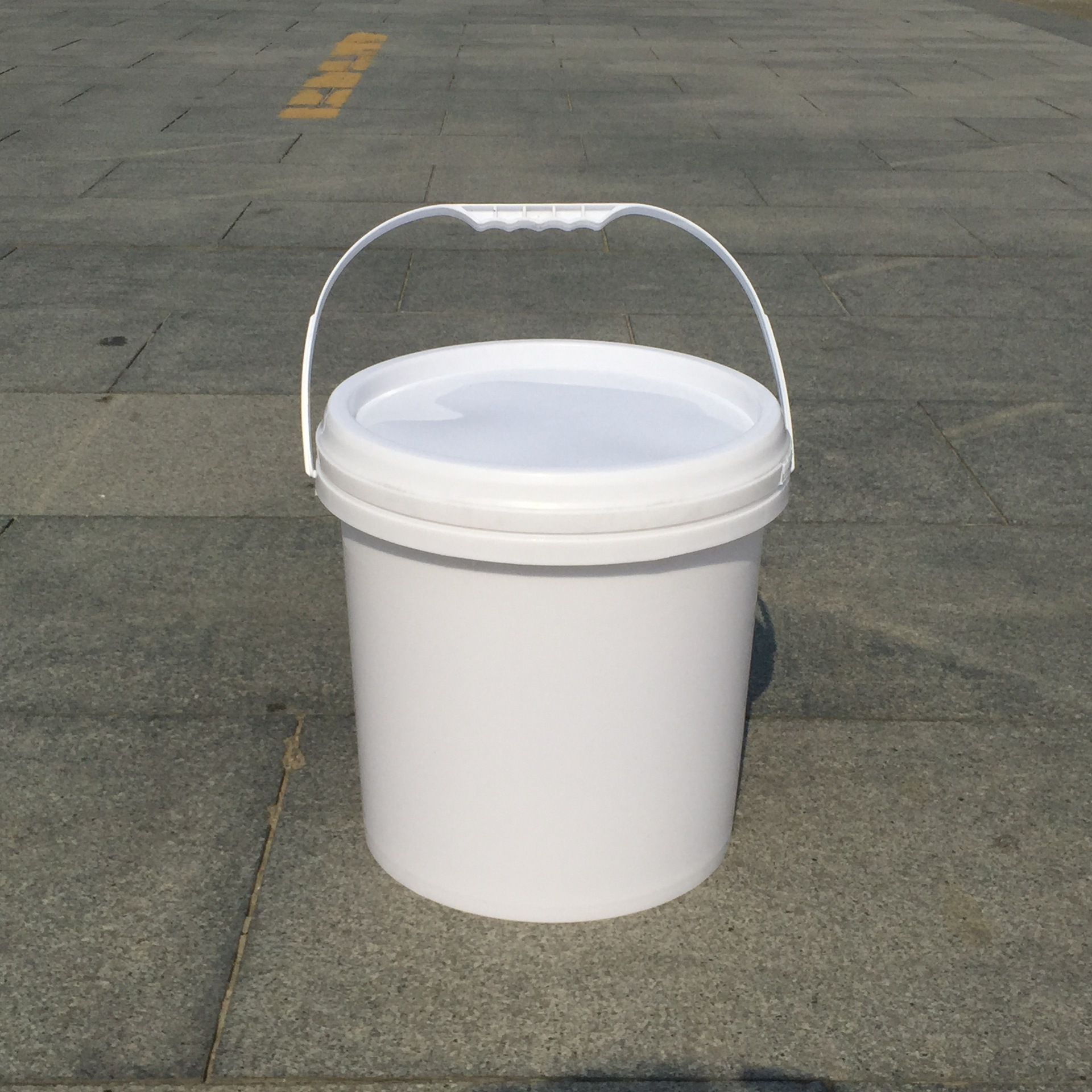 厂方批发 10-a塑料提手油漆桶 润滑油桶包装桶 塑料油漆桶圆形