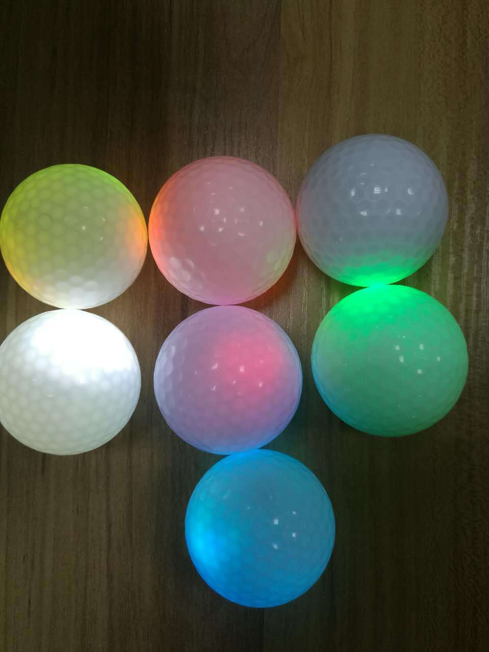 工厂直销 caiton高尔夫七彩闪光球 夜场发光练习球 led球