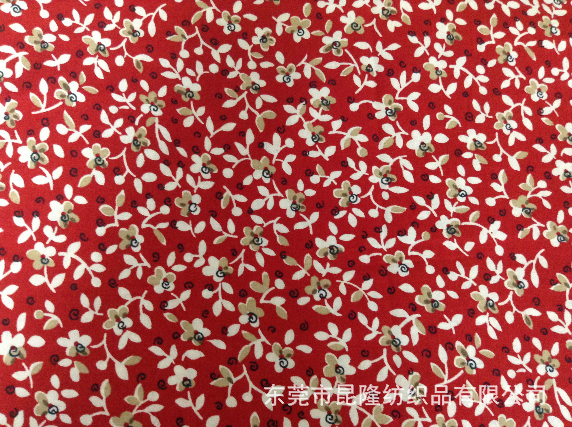 现货供应纯棉梭织印花布料全棉府绸小花布活性印花面料服装用料