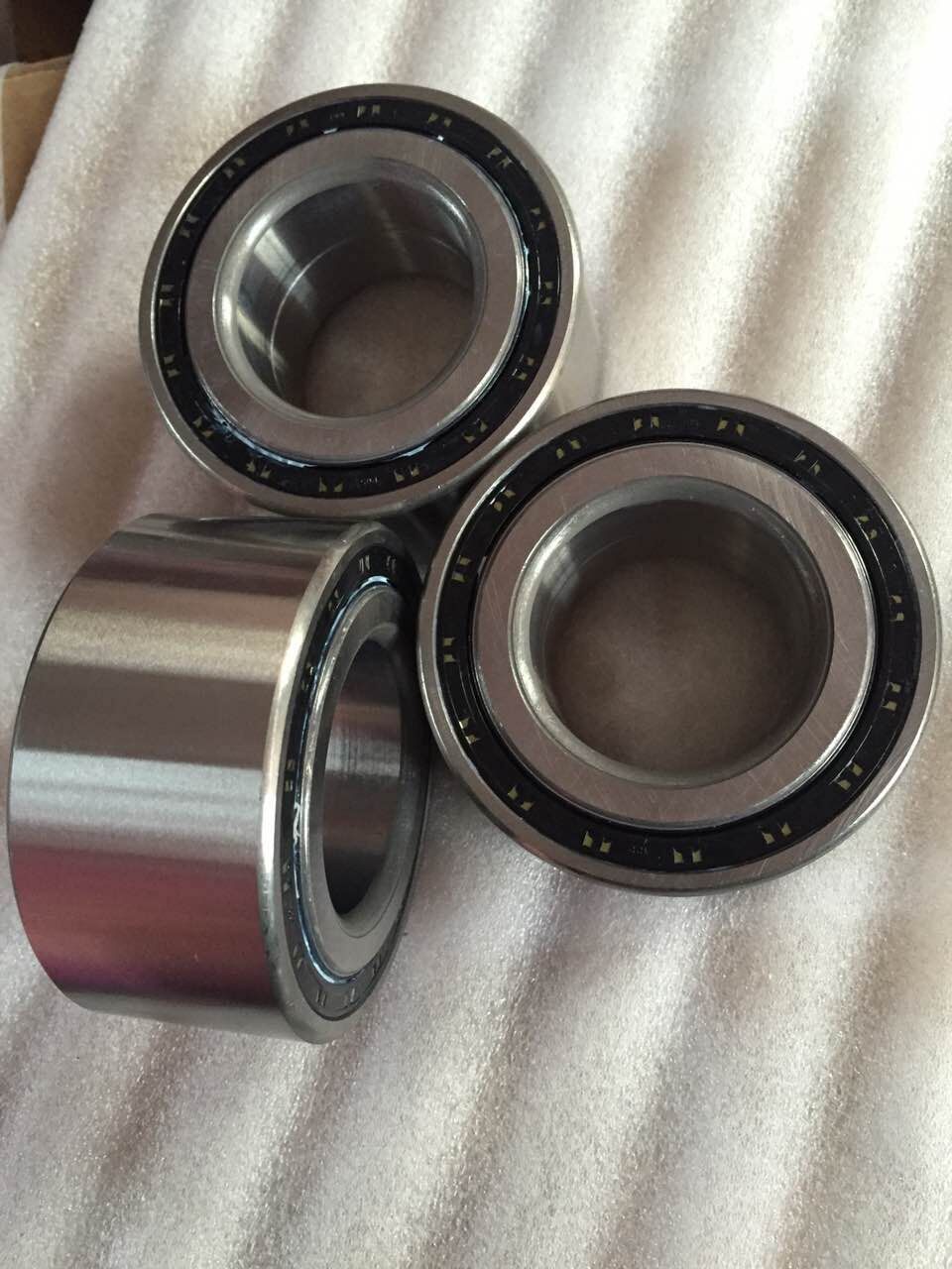 现货滚轮轴承双列角接触球轴承lr5208npp