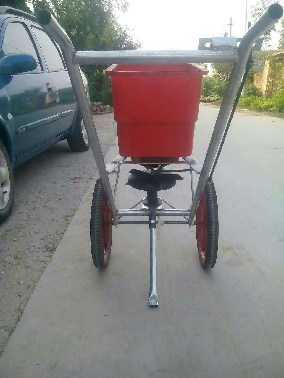 撒肥机施肥器手推式厂家直销农用人力工具玉米化肥农用撒盐机